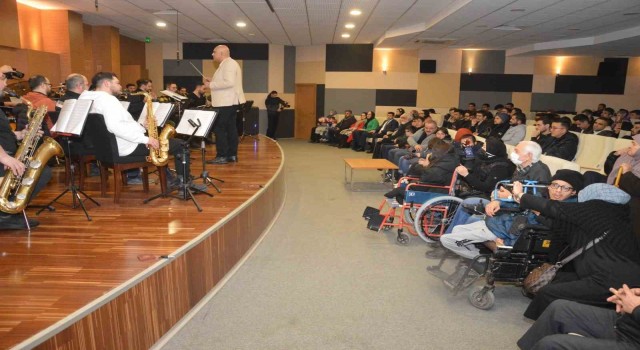 Kent Orkestrası özel kişiler için çaldı