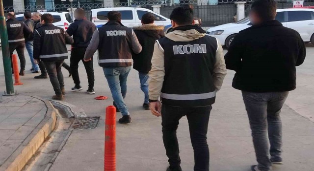 Kesinleşmiş hapis cezasıyla aranan 8 şüpheli tutuklandı