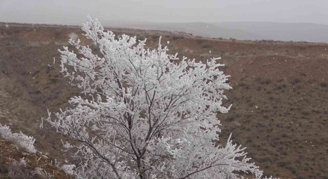 Kırıkkalede mevsimin ilk karı yağdı