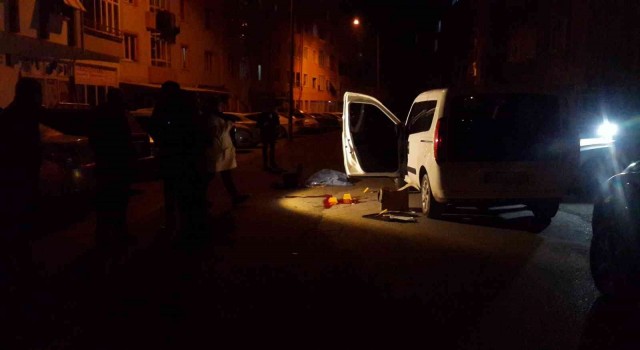 Kırklarelinde aracına binerken tüfekle vurulan kişi hayatını kaybetti