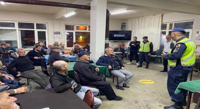 Kırklarelinde jandarma ekiplerince vatandaşlara trafik eğitimi