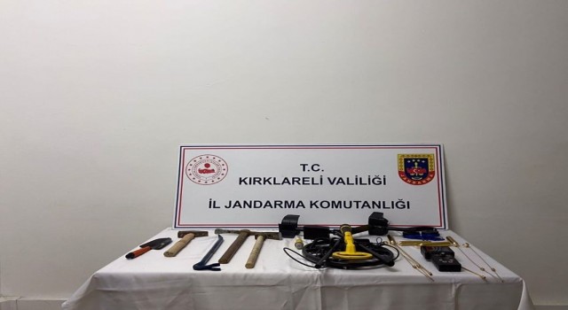 Kırklarelinde kaçak kazı yapan şüpheliler suçüstü yakalandı