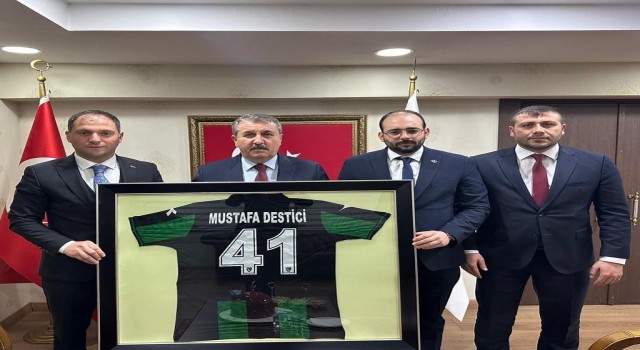 Kocaelispor formasını Mustafa Desticiye götürdüler