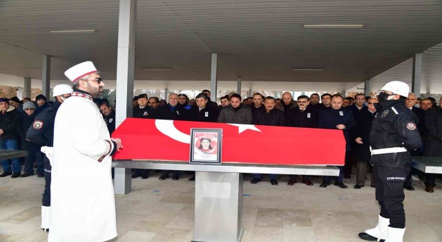 Kocası tarafından öldürülen kadın polis, Malatyada defnedildi