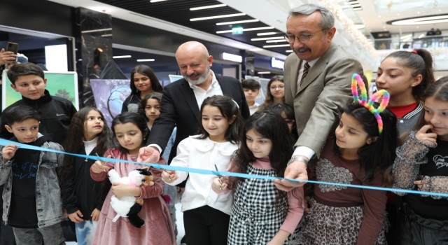 Kocasinanda geleceğin ressamları görücüye çıktı