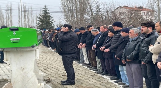 Kocasının boğarak öldürdüğü kadın son yolculuğuna uğurlandı