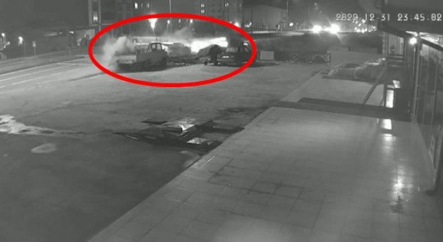 Kontrolden çıkan iki otomobil araziye düştü: 2 yaralı