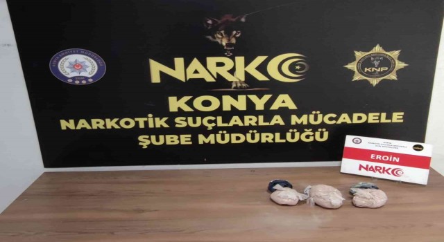 Konyada kadınların kaldığı evdeki yastıktan eroin çıktı