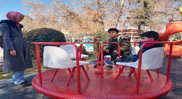 Konyada kış ortasında yazı aratmayan sıcaklık