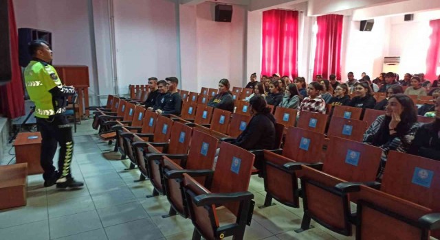 Köyceğizdeki okullarda trafik eğitimleri devam ediyor