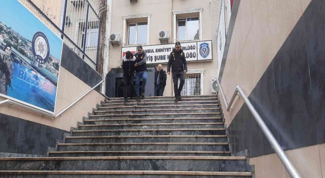 Küçükçekmecede 80 bin liralık hırdavat malzemelerini çalan şahıs kamerada