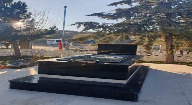 Kurtuluş Savaşı şehidi Çeçeli Kara Muratın mezarı yenilendi