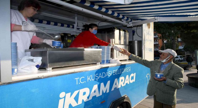 Kuşadası Belediyesinden içleri ısıtan ikram