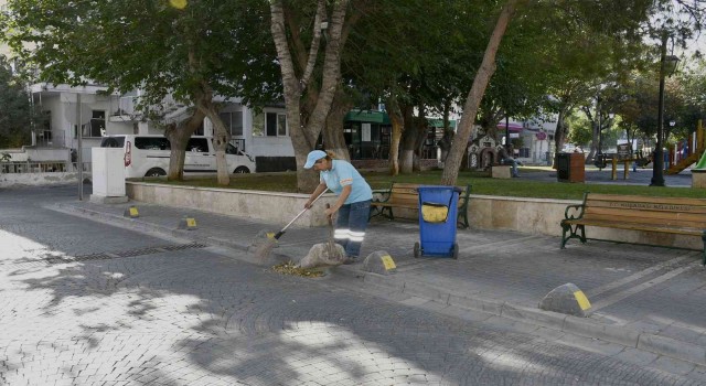 Kuşadasında 70 bin ton evsel atık toplandı