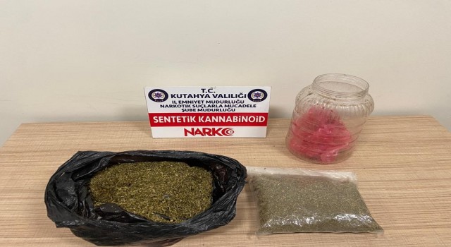 Kütahyada bir evde 2 bin 224 gram bonzai ele geçirildi