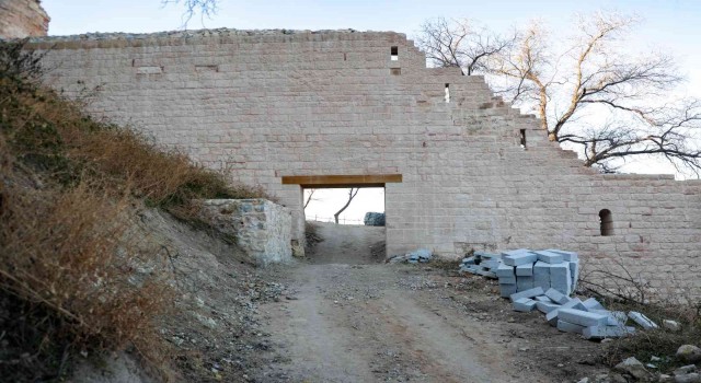 Kütahyada kale kapısı tamam