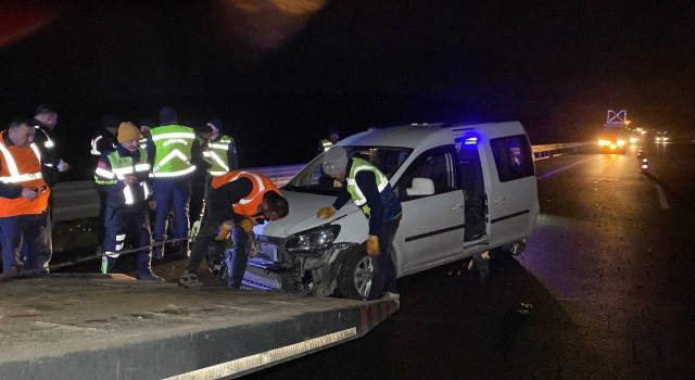 Kuzey Marmara Otoyolunda iki otomobil çarpıştı : 6 yaralı