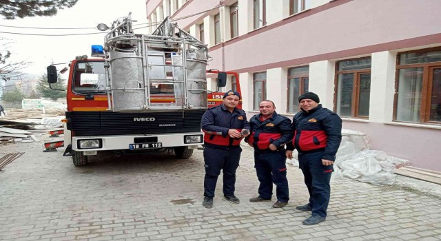 Mahsur kalan baykuş ve güvercini itfaiye kurtardı