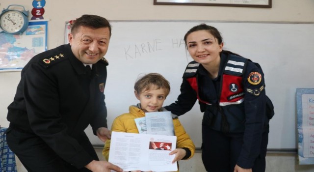 Malatyada komutanlar karne dağıttı