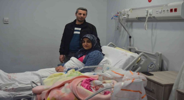 Malatyada yeni yılın ilk bebekleri ikiz kardeşler Ayşe ve Murat oldu