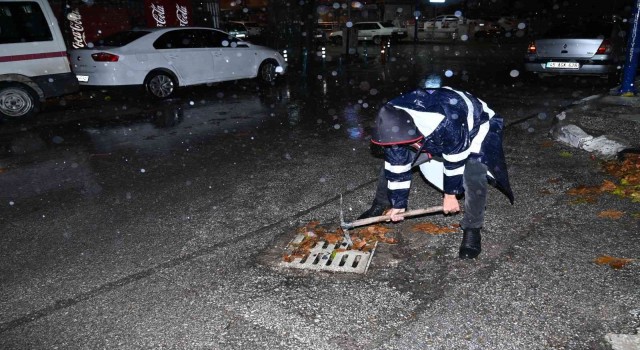 Manisada birimler yağışa karşı teyakkuza geçti