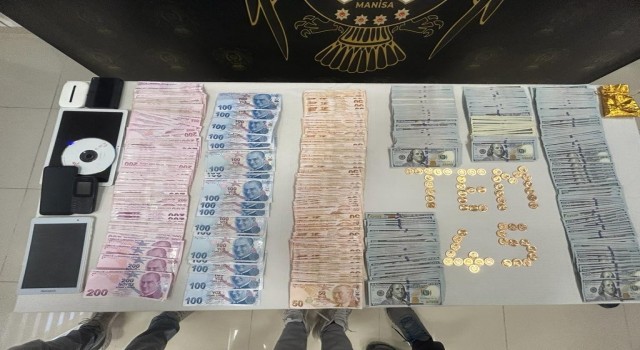 Manisada FETÖnün güncel yapılanmasına operasyon: 13 gözaltı