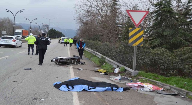 Manisada kamyonetin çarptığı elektrikli bisikletin sürücüsü öldü