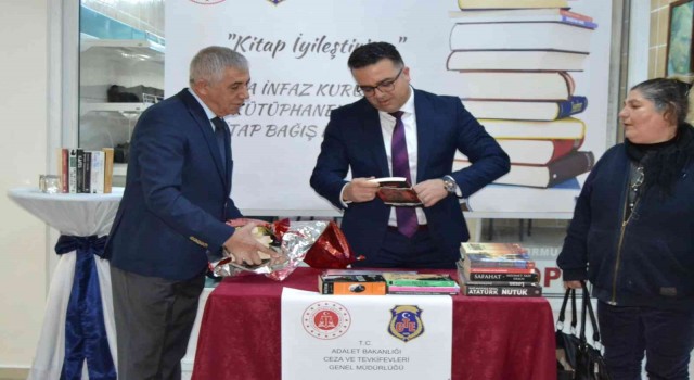 Manisada “Kitap iyileştirir” kampanyası başladı