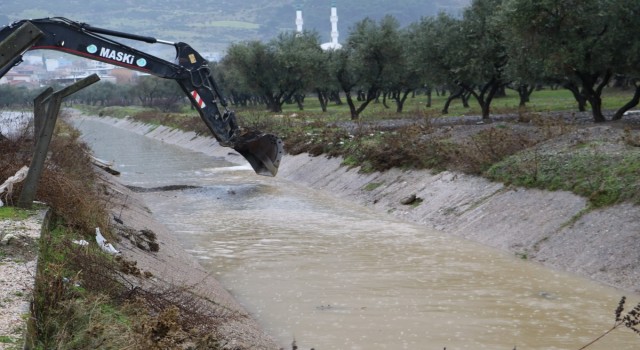 Manisadaki dere ıslah ve temizlikleri su baskınlarının önüne geçti