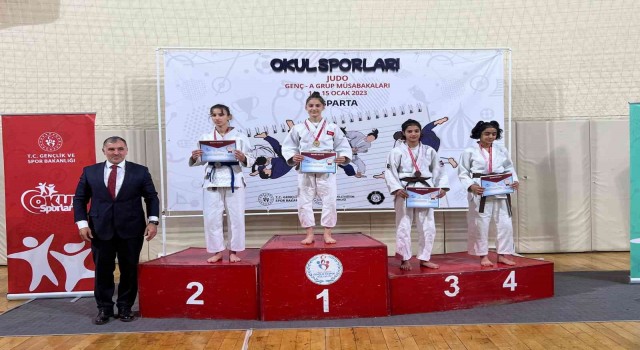 Manisalı Judocular Ispartadan 15 madalya ile döndüler