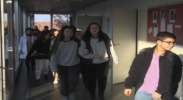 Manisalı öğrenciler başarı için MABEMi seçiyor