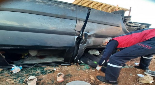 Mardinde hafif ticari aracın kontrolden çıkması sonucu meydana gelen trafik kazasında çok sayıda ölü ve yaralı var.