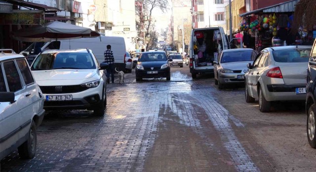 Mazıdağında cadde ve sokaklarda yolların bozuk olması vatandaşı bezdirdi