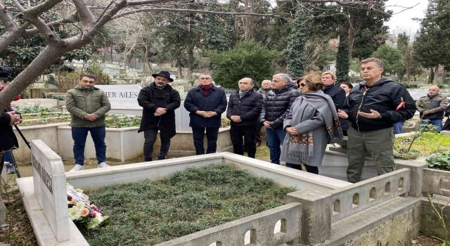 Mehmet Ali Birand vefatının 10. yıl dönümünde mezarı başında anıldı