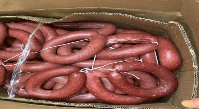 Menteşe otogarında menşei belli olmayan 305 kilo sucuk ele geçirildi