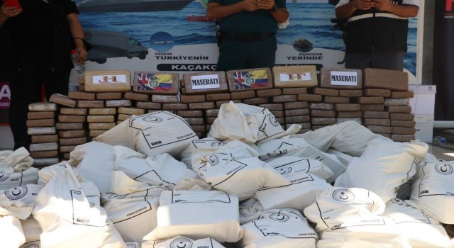 Mersinde 5 bin 878 operasyonda, 1 ton 25 kilogram uyuşturucu ele geçirildi