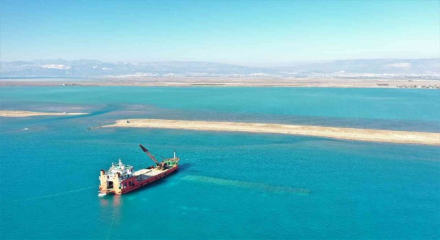 Mersinde deniz kıyısına 2 bin metrelik koruma kalkanı