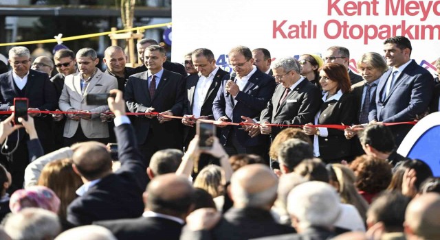 Mersinde Kent Meydanı ve Katlı Otopark projelerinin açılışı gerçekleştirildi