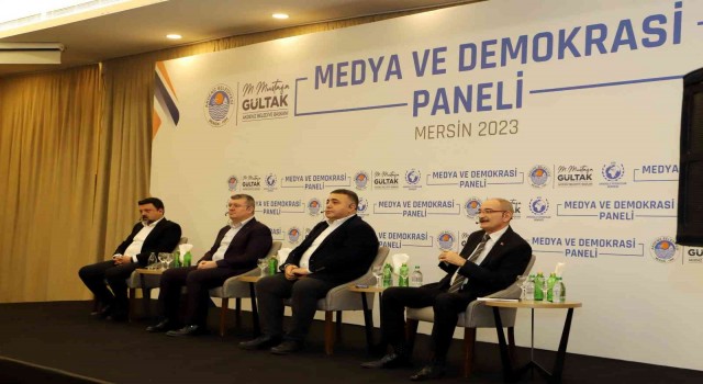Mersinde Medya ve demokrasi paneli düzenlendi