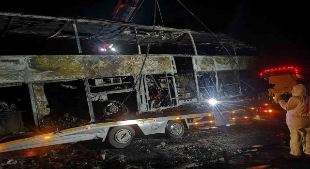 Mersindeki otobüs kazası: 2si şehit 3 ölü, 2 kayıp 33 yaralı