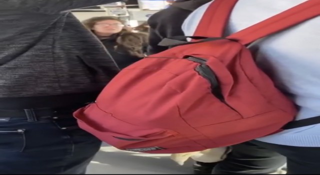 Metrobüste gözlük kavgası