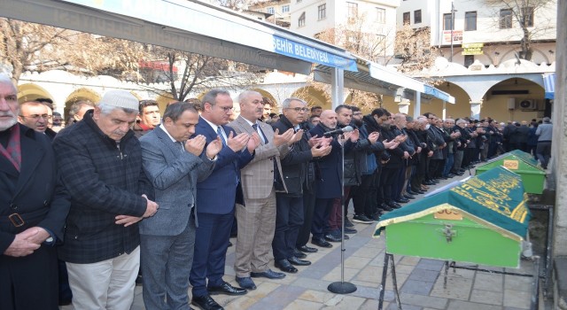 MHPli eski vekilin ağabeyi ve yengesi son yolculuğuna uğurlandı