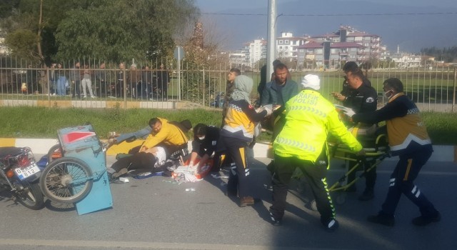 Motosikletler çarpıştı: 2si ağır 4 yaralı
