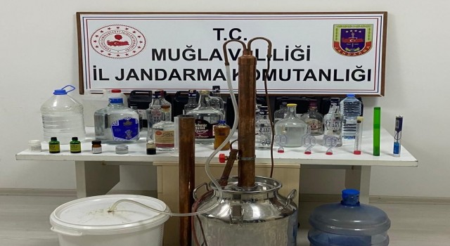 Muğlada jandarmadan kaçak alkol operasyonu