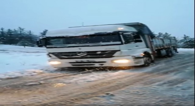 Murat Dağı Termal Kayak Merkezine mevsimin ilk karı yağdı