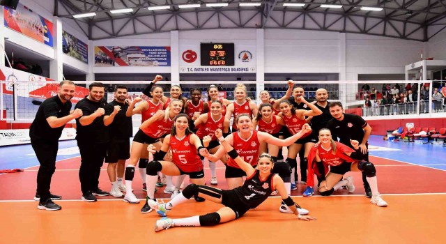 Muratpaşanın kızları evinde galip