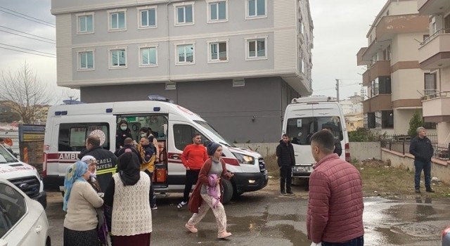 Mutfakta yangın çıktı, 11 kişi hastanelik oldu