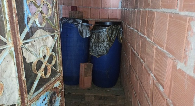 Nazillide 200 litre kaçak alkol ele geçirildi