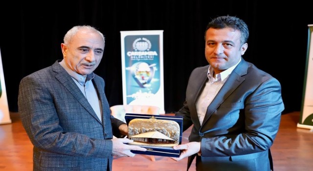 Nurullah Gençten Başarı bedel ister konferansı