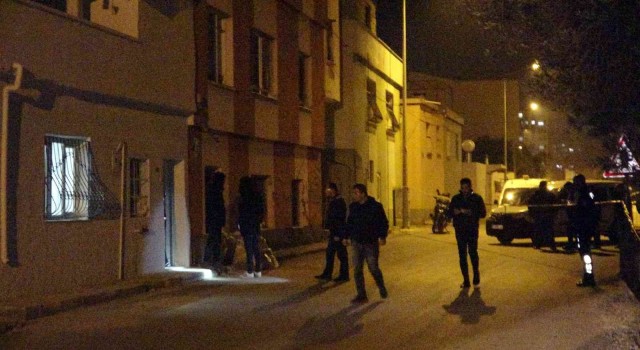 Öğrenciler evlerinin bahçesinde el bombası buldu, polis alarma geçti